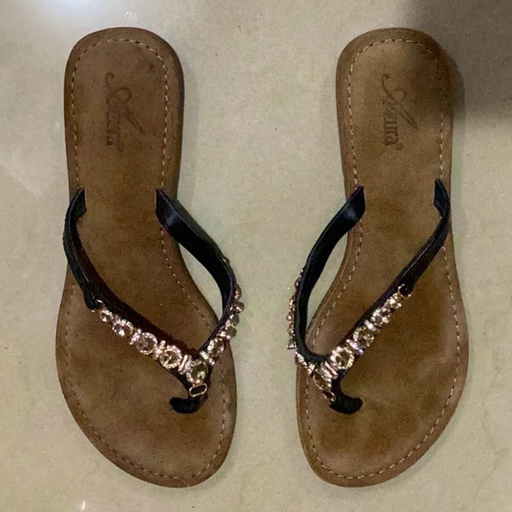 Womens Azura Patra-B Flat Sandal, Black Leather SZ 41